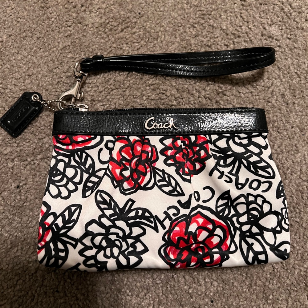 Small Coach wristlet